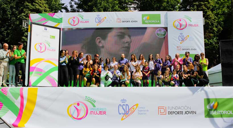 El rugby no faltó a su cita con el Tour Universo Mujer celebrado en Oviedo