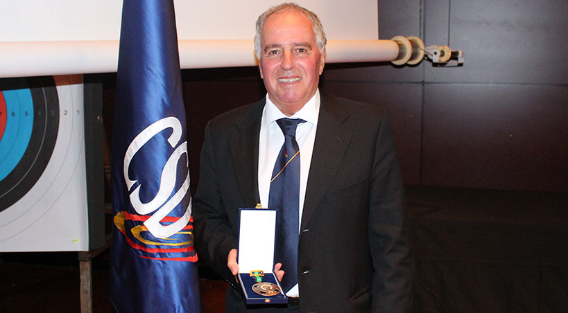 Alfonso Feijoo recibe la medalla de bronce de la ROMD