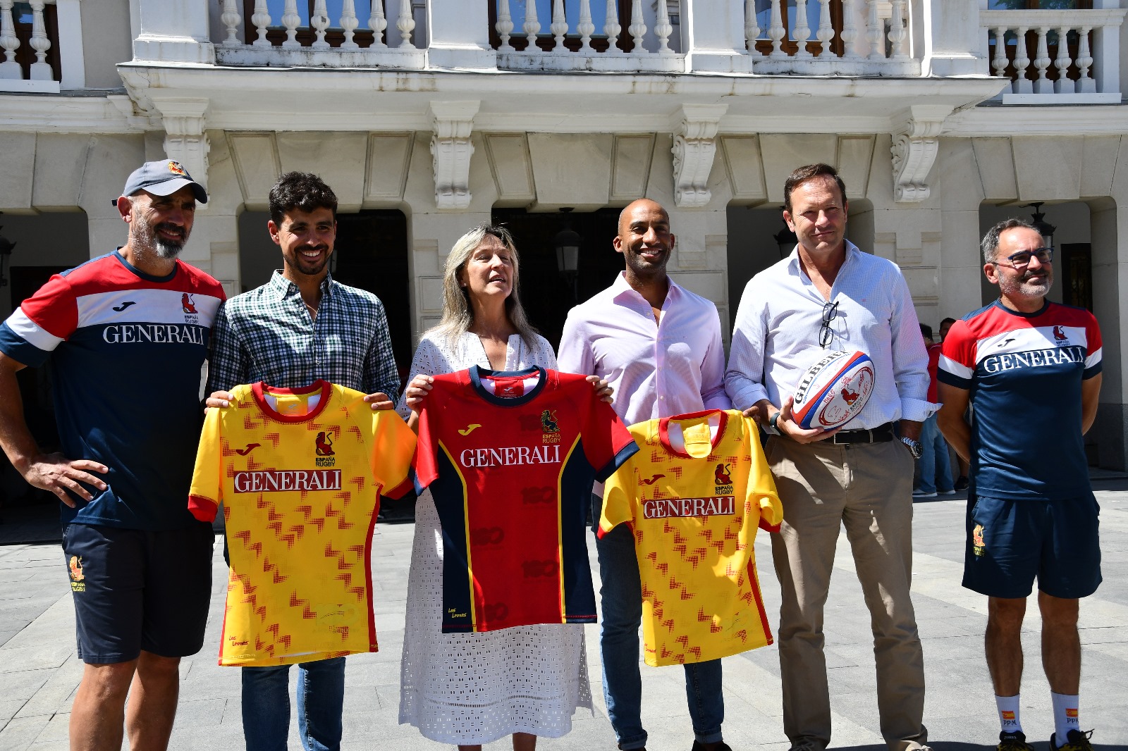 El Ayuntamiento de Guadalajara recibe a Los Leones