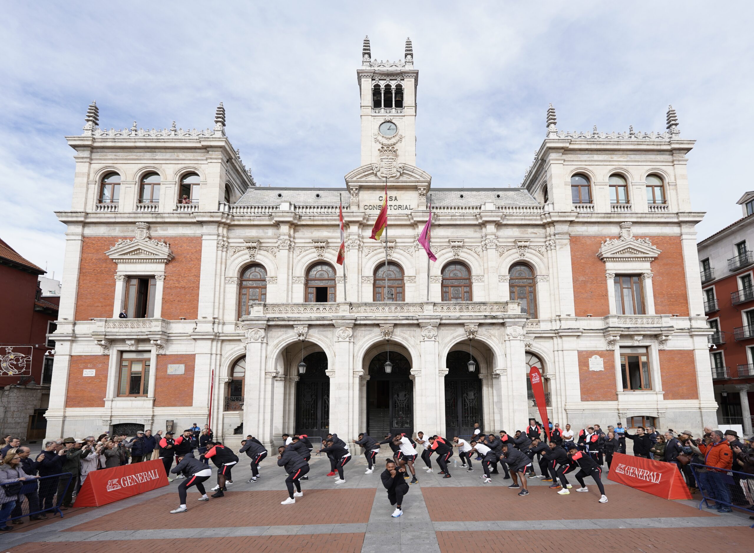 La Cibi resuena en la Plaza Mayor de Valladolid antes del España – Fiyi