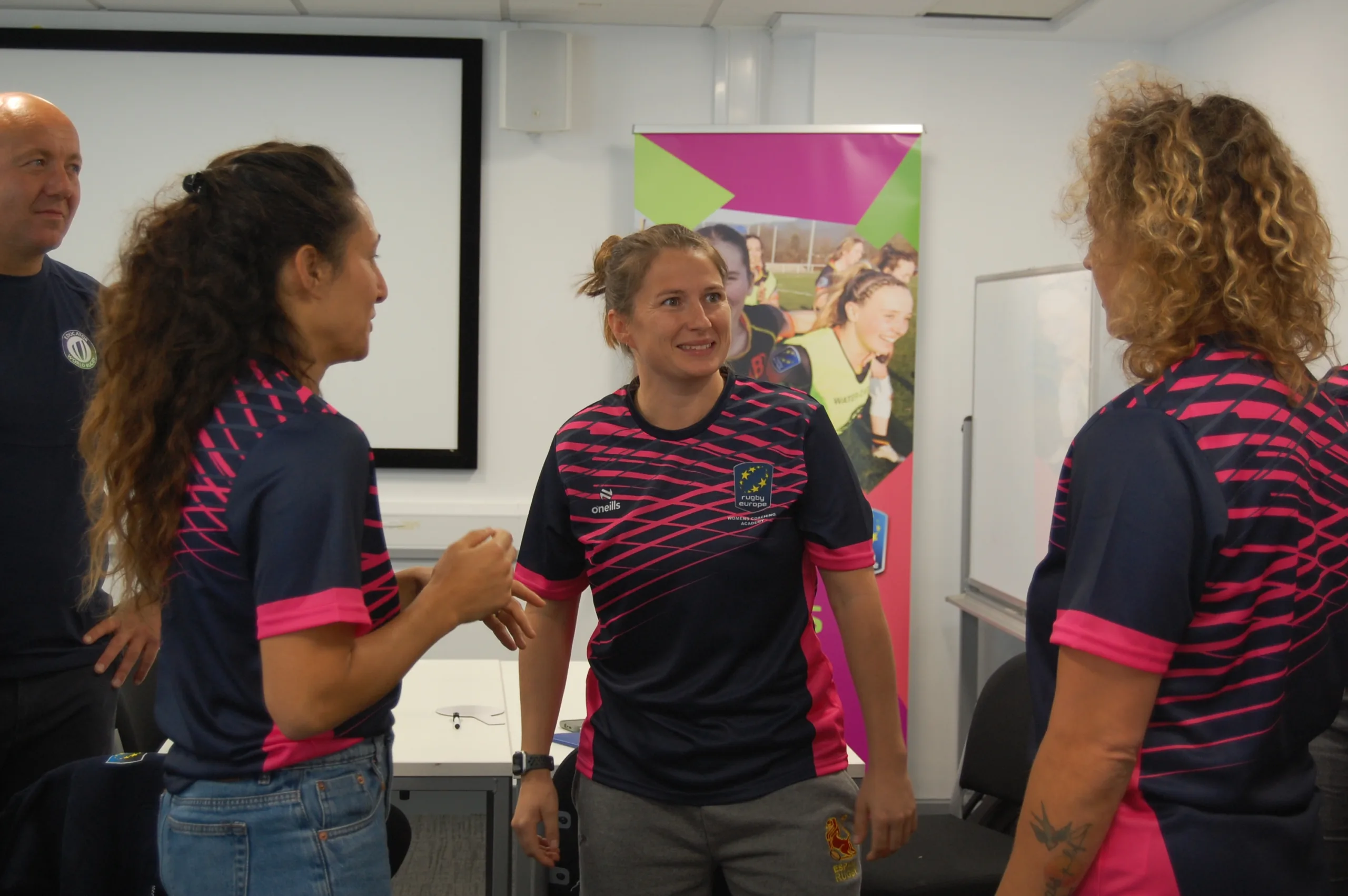 Carlota Meliz participa en la Rugby Europe Women’s Coaching Academy 2025