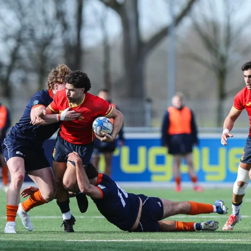 España supera a Países Bajos con bonus ofensivo (33-51) en su arranque europeo