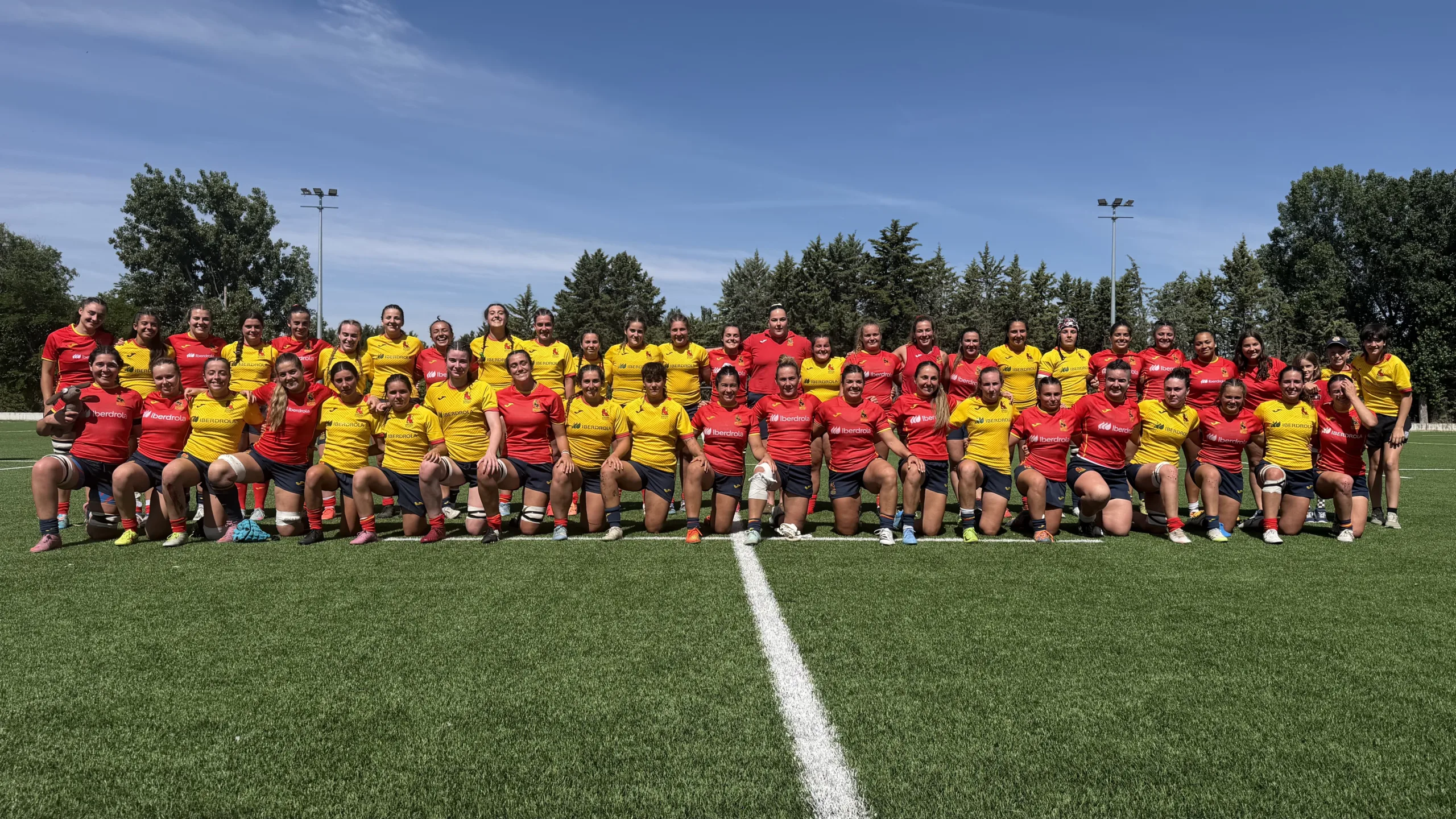 Las Estrellas Iberdrola se imponen a España M21 en la gran fiesta del rugby femenino español